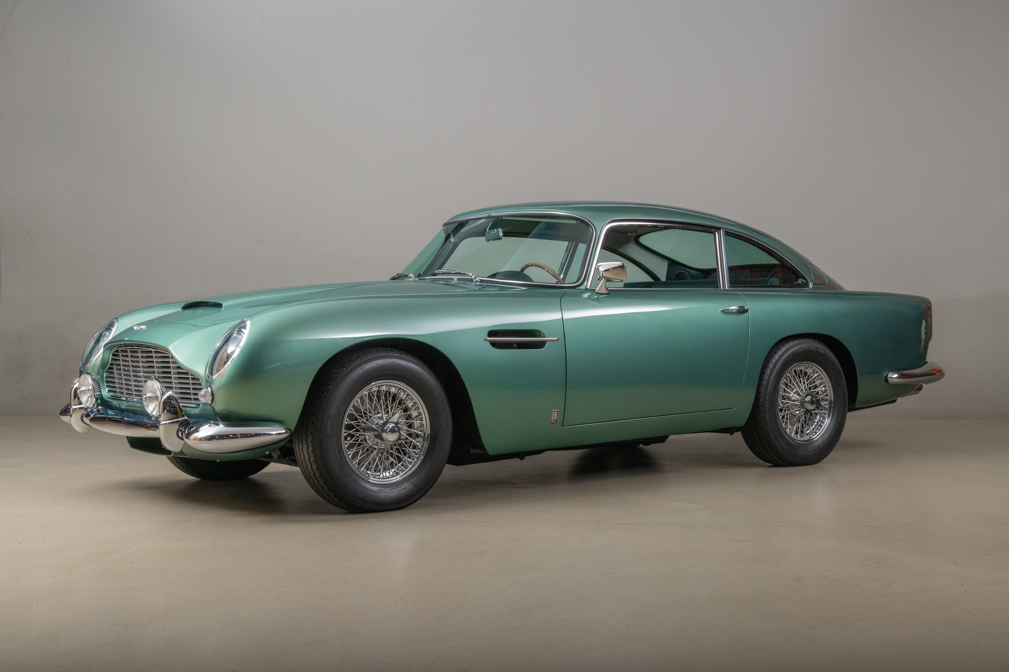 アストンマーチン　DB5 アストンマーティン・DB5 - Wikipedia